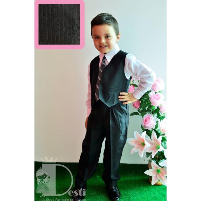 Мъжки костюм в тясно райе