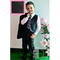 Мъжки костюм в тясно райе