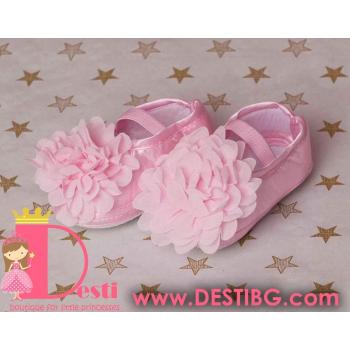 Кожени обувки с цвете